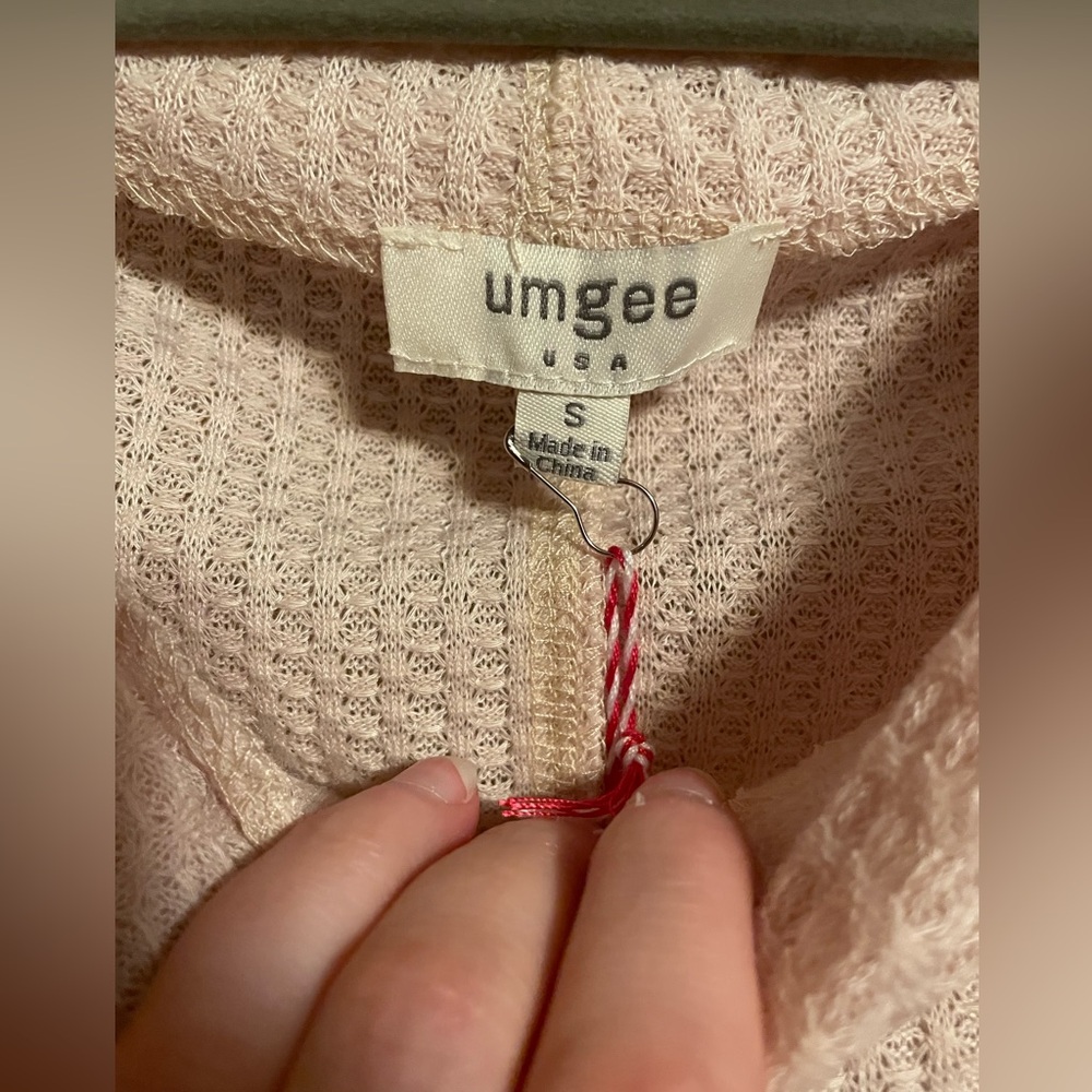 NWT Umgee Oversized Cowl Neck Off Shoulder Knit Top - Picture 2 of 8